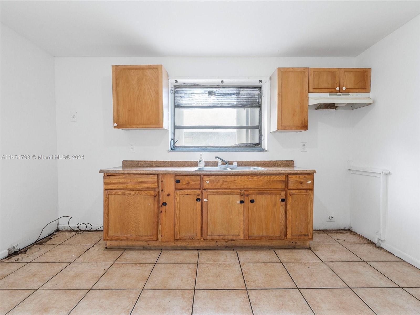 35 Southwest 9th Street Hallandale Beach, FL 33009 - Photo 12 of 48