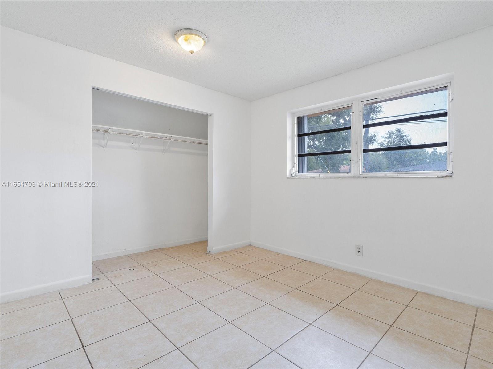35 Southwest 9th Street Hallandale Beach, FL 33009 - Photo 14 of 48