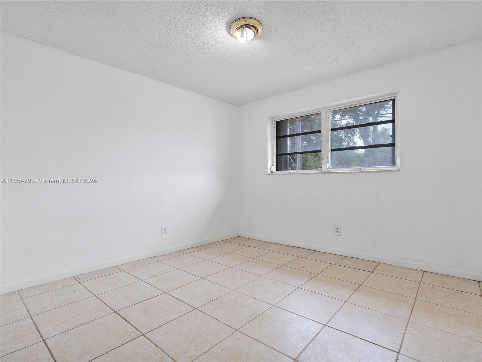 35 Southwest 9th Street Hallandale Beach, FL 33009 - Photo 18 of 48