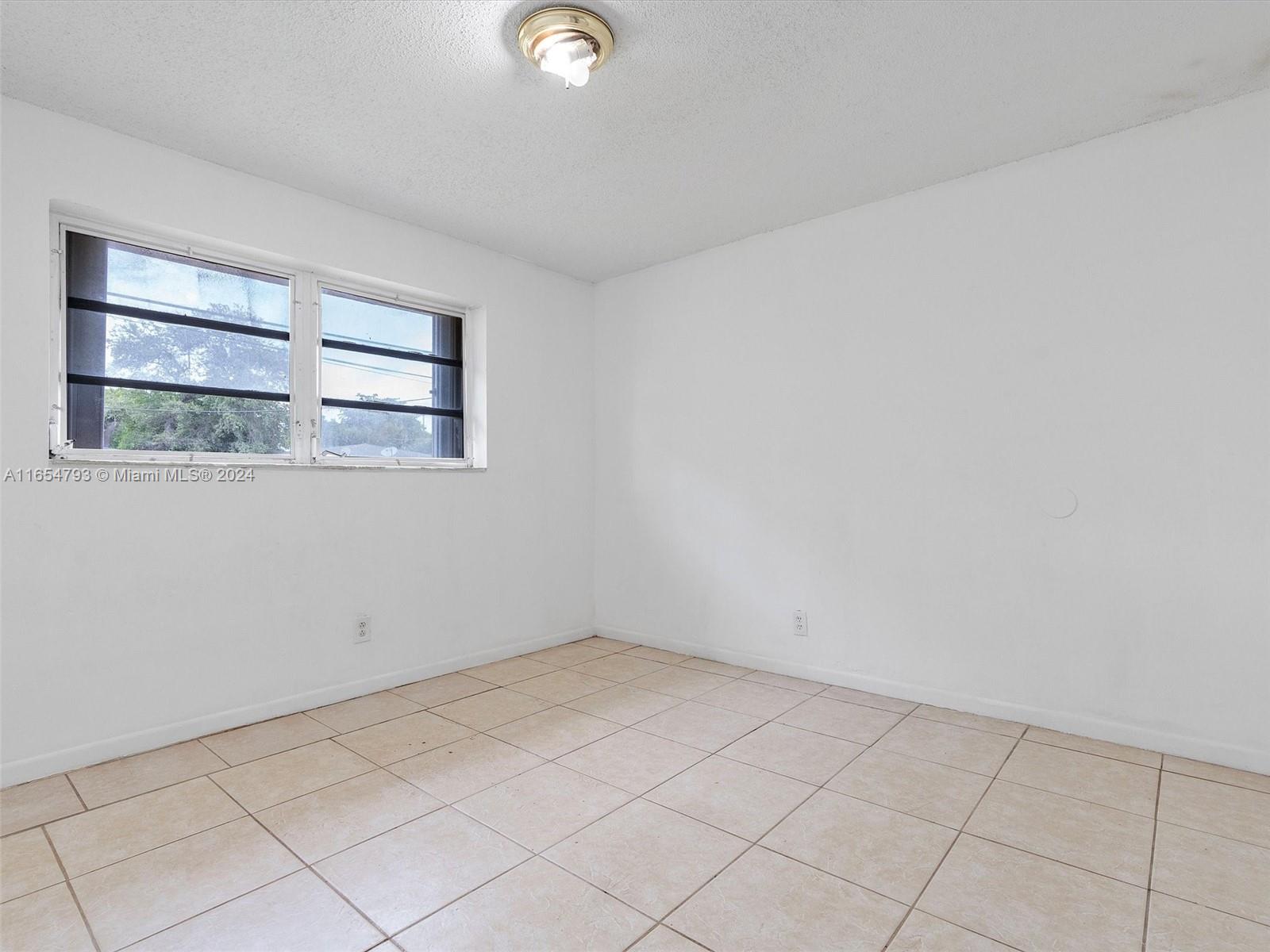 35 Southwest 9th Street Hallandale Beach, FL 33009 - Photo 20 of 48
