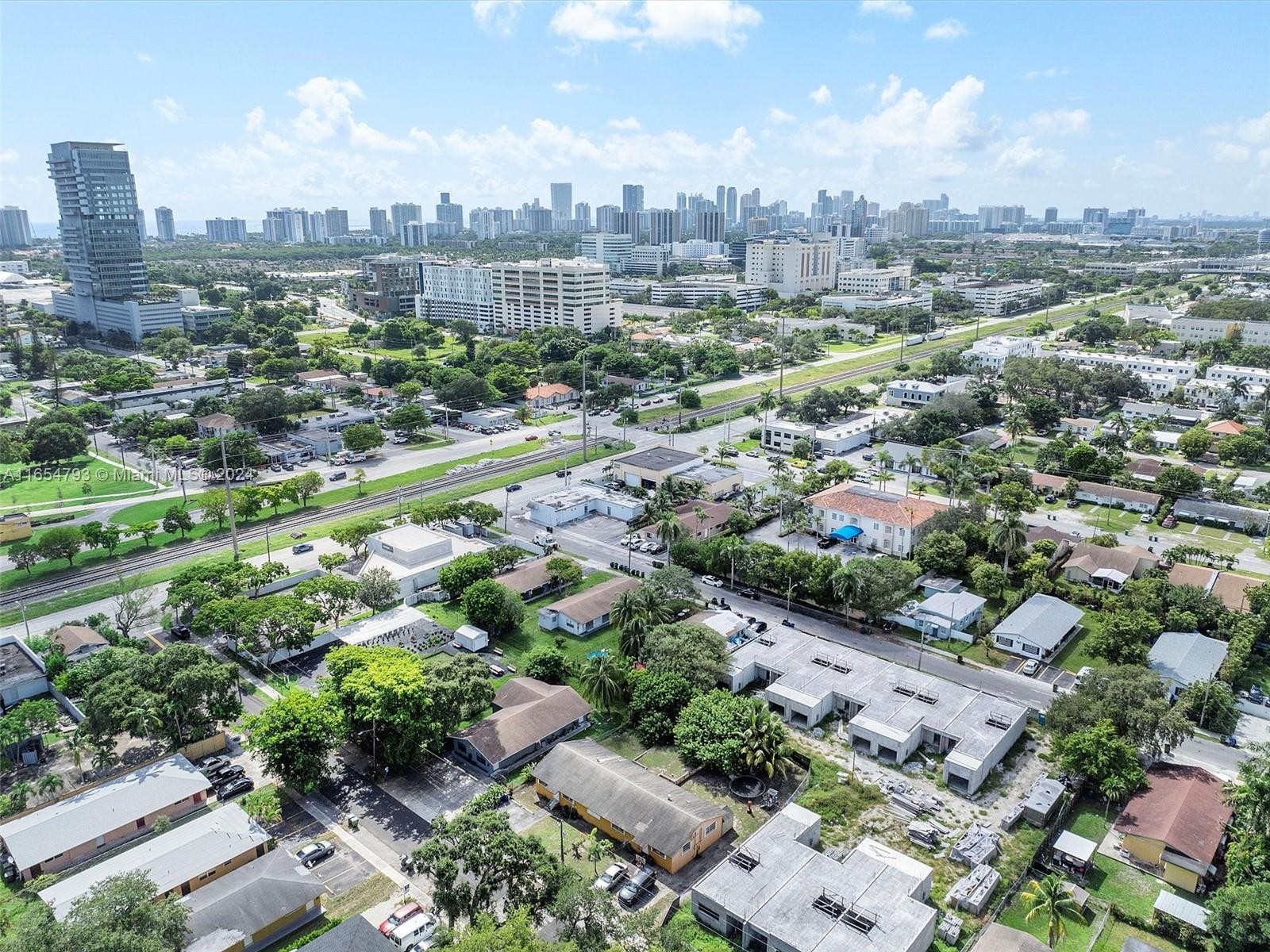 35 Southwest 9th Street Hallandale Beach, FL 33009 - Photo 2 of 48