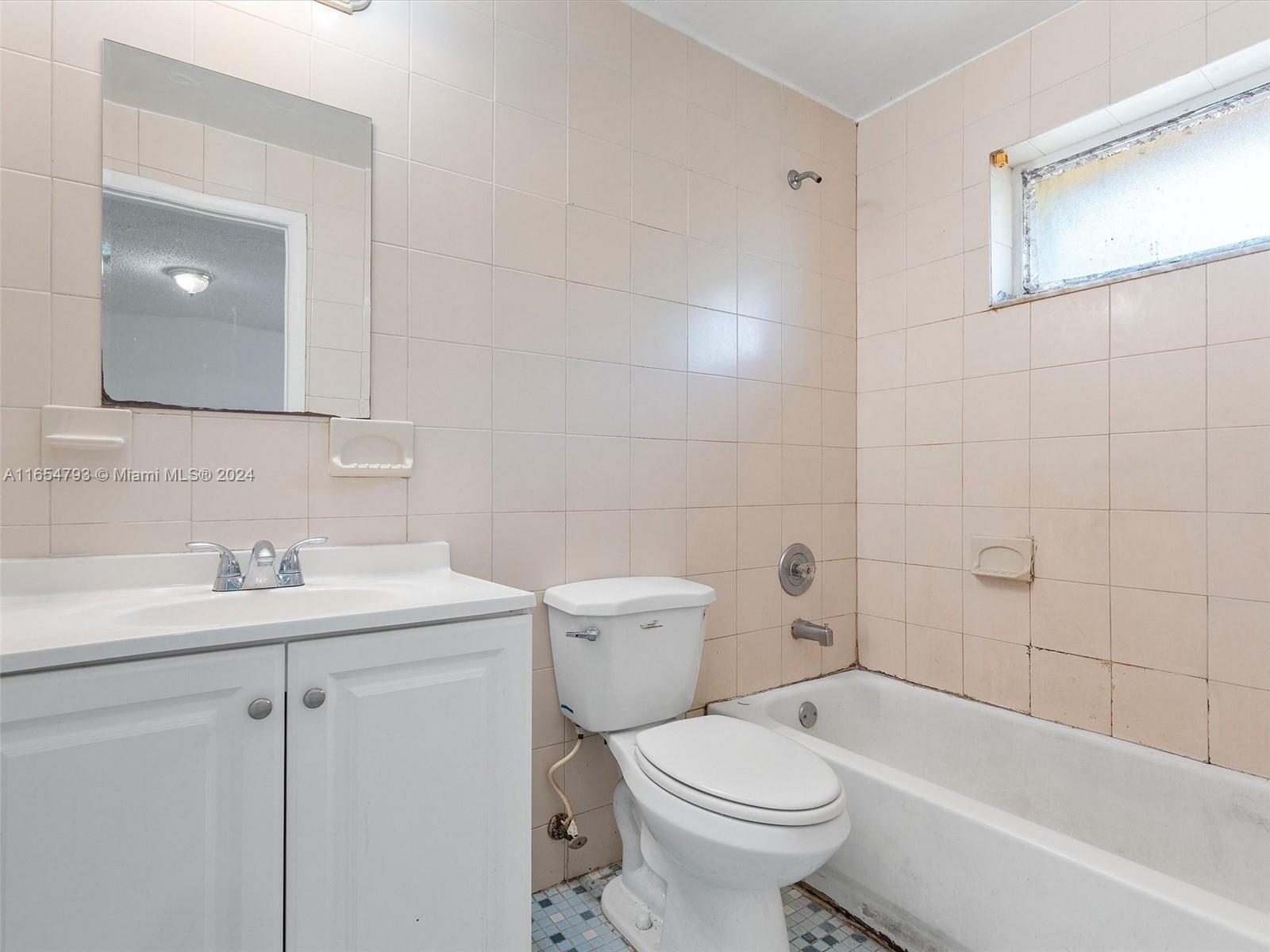 35 Southwest 9th Street Hallandale Beach, FL 33009 - Photo 25 of 48