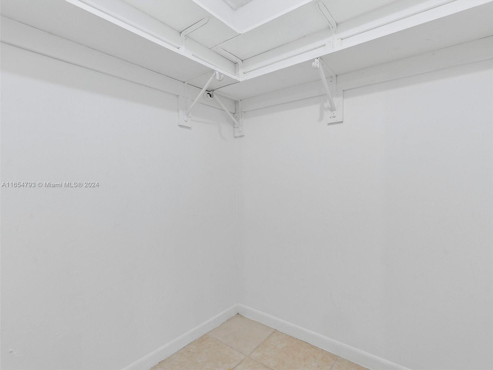 35 Southwest 9th Street Hallandale Beach, FL 33009 - Photo 27 of 48