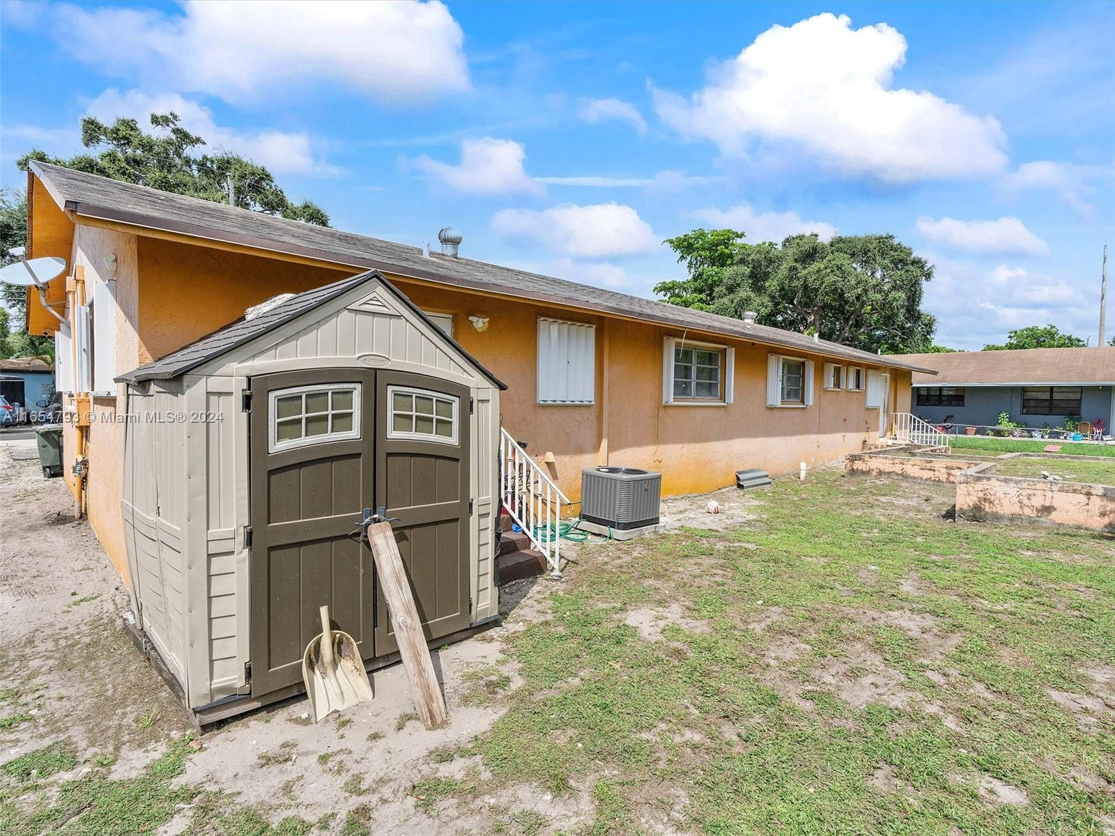 35 Southwest 9th Street Hallandale Beach, FL 33009 - Photo 31 of 48
