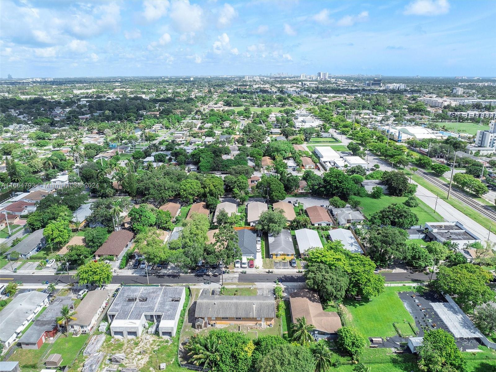 35 Southwest 9th Street Hallandale Beach, FL 33009 - Photo 43 of 48