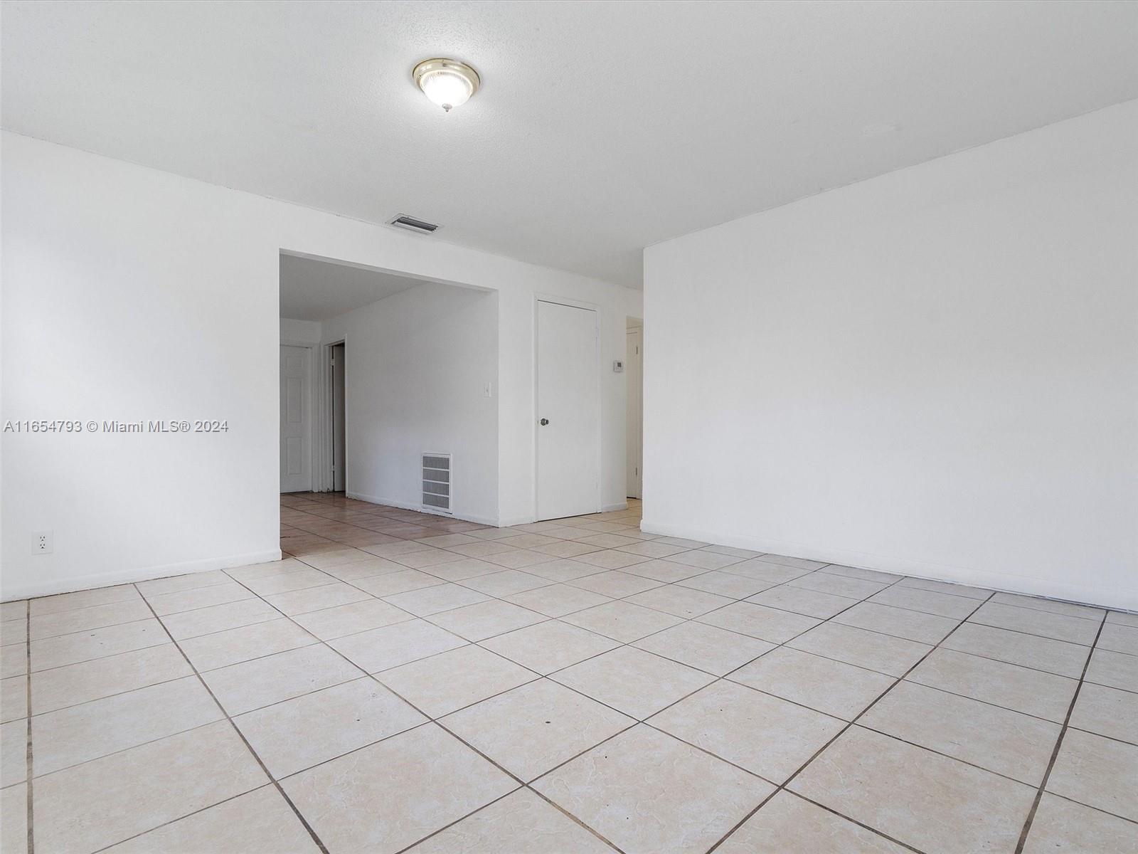 35 Southwest 9th Street Hallandale Beach, FL 33009 - Photo 5 of 48