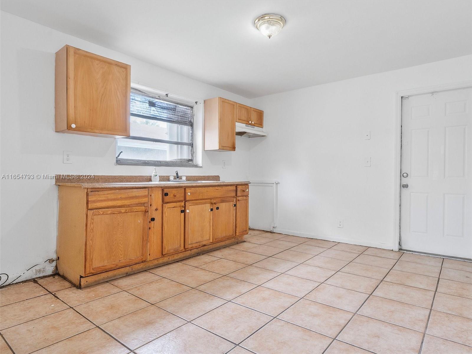 35 Southwest 9th Street Hallandale Beach, FL 33009 - Photo 9 of 48