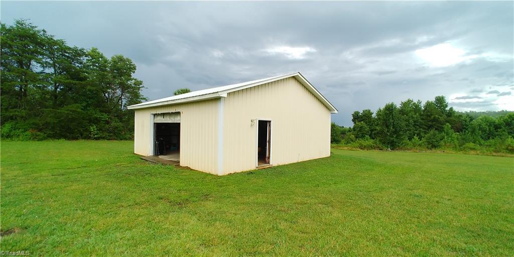 920 County Line Road Reidsville, NC 27320 - Photo 4 of 17 Gallery Image 4