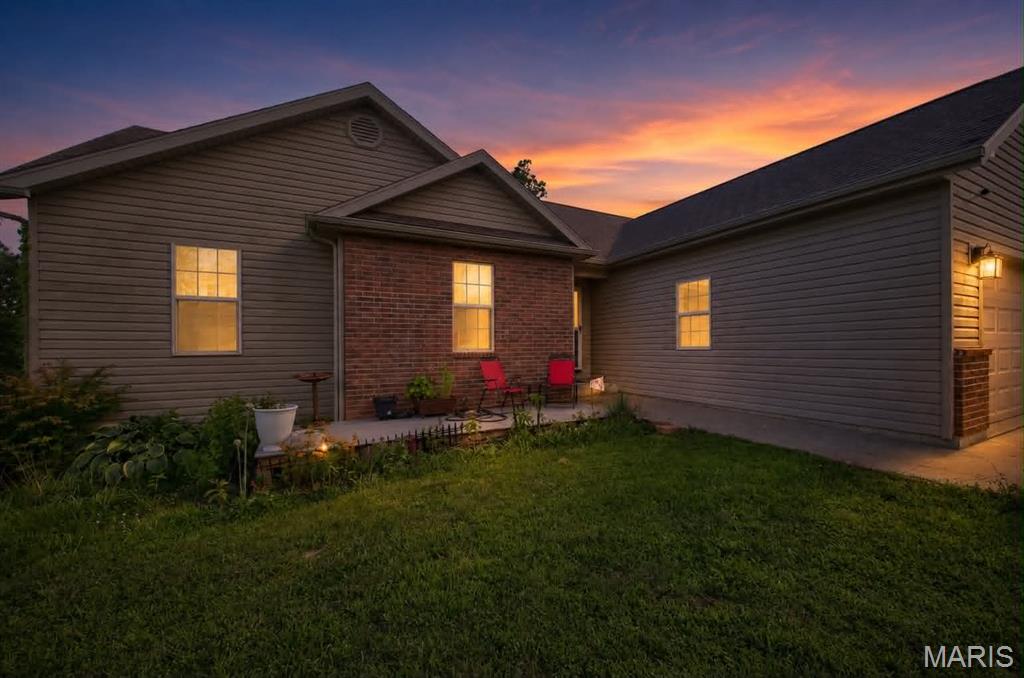 22810 Return Lane Waynesville, MO 65583 - Photo 2 of 41