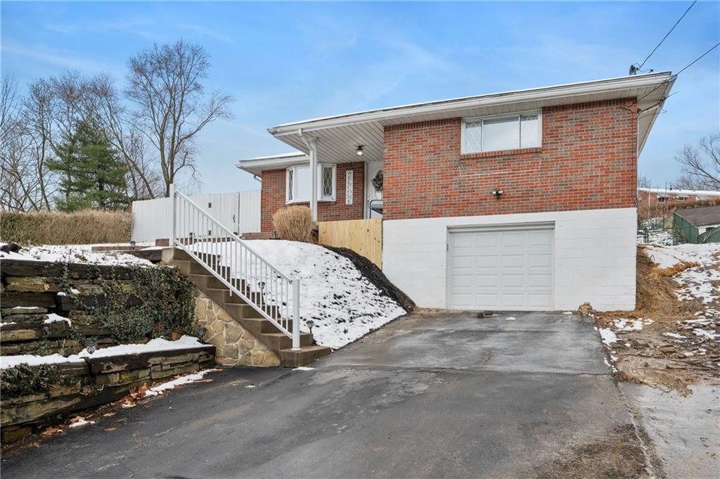 783 Center Road Pittsburgh, PA 15239 - Photo 2 of 25 Gallery Image 2