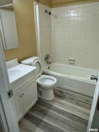 $750 | 400 North 5th Street, Unit 10, Eldridge, IA 52748