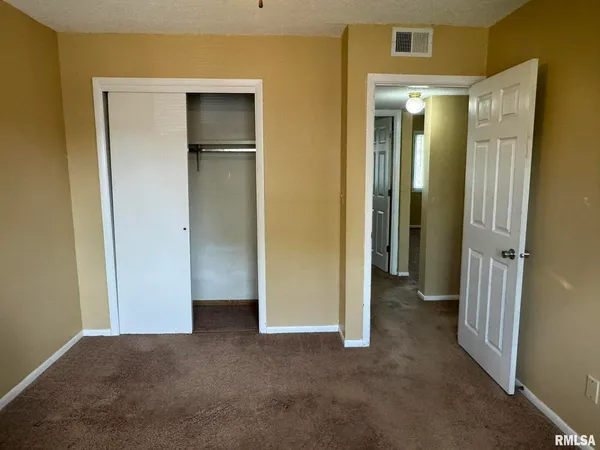 $750 | 400 North 5th Street, Unit 10, Eldridge, IA 52748