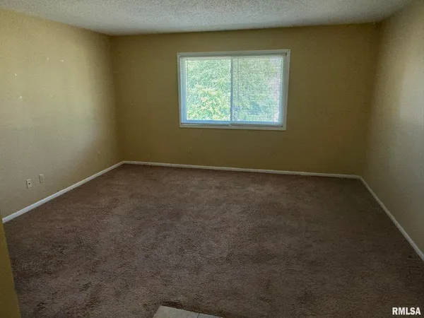 $750 | 400 North 5th Street, Unit 10, Eldridge, IA 52748