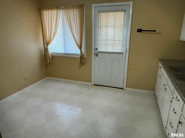 $750 | 400 North 5th Street, Unit 10, Eldridge, IA 52748