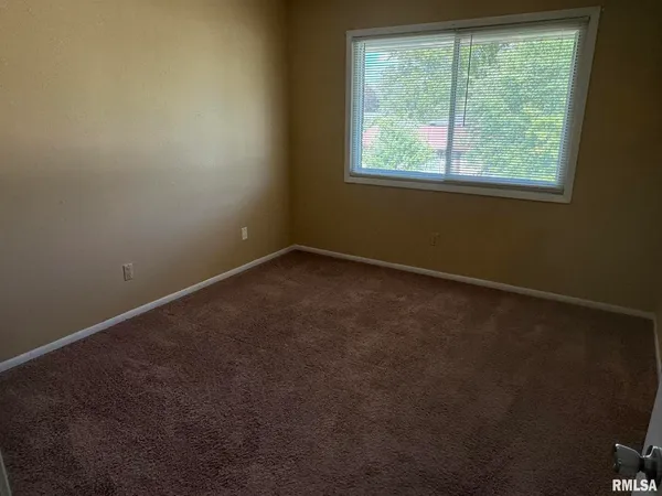 $750 | 400 North 5th Street, Unit 10, Eldridge, IA 52748