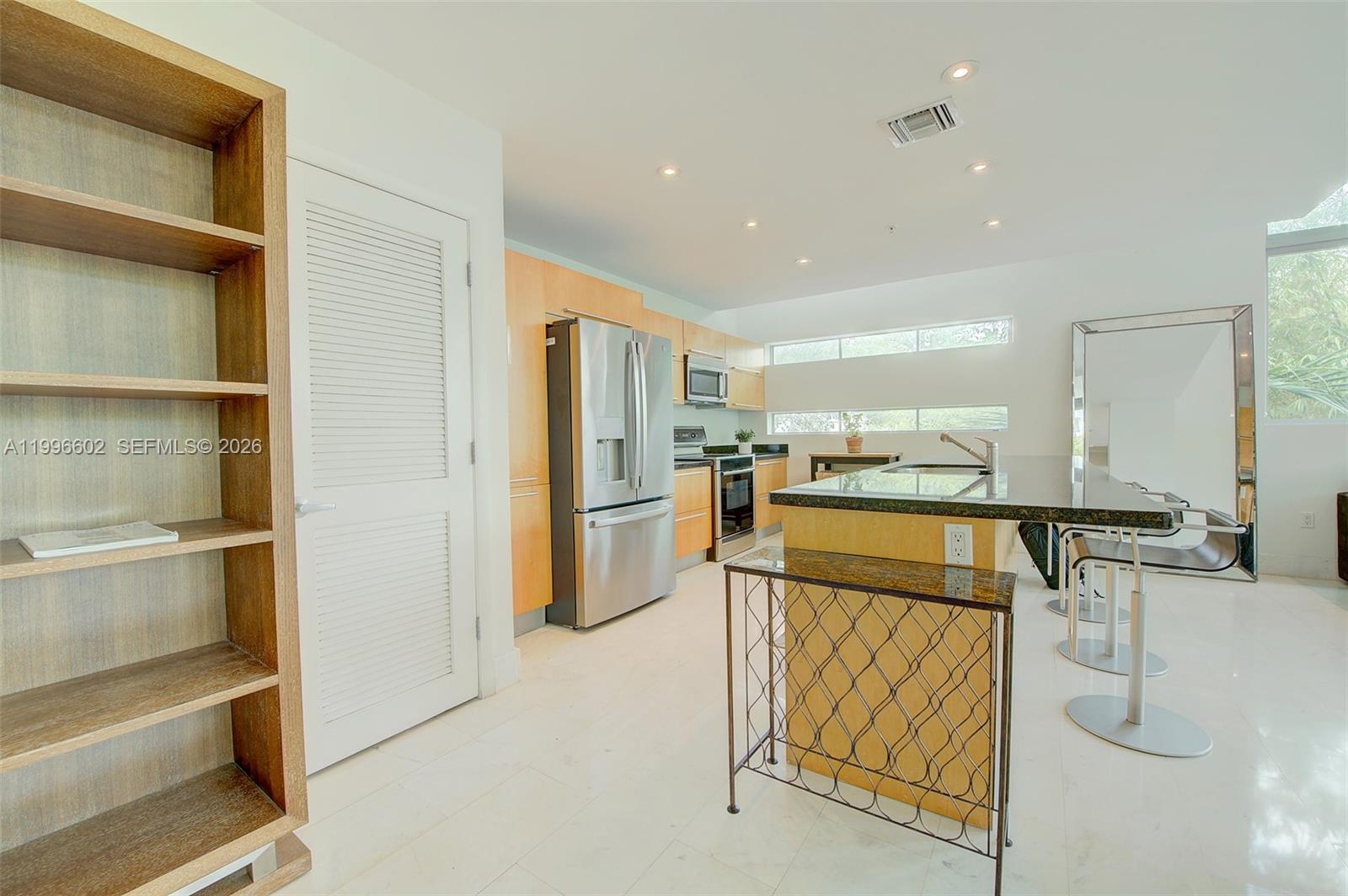 1577 Bay Road, Unit 201 Miami Beach, FL 33139 - Photo 8 of 36 Photo 8