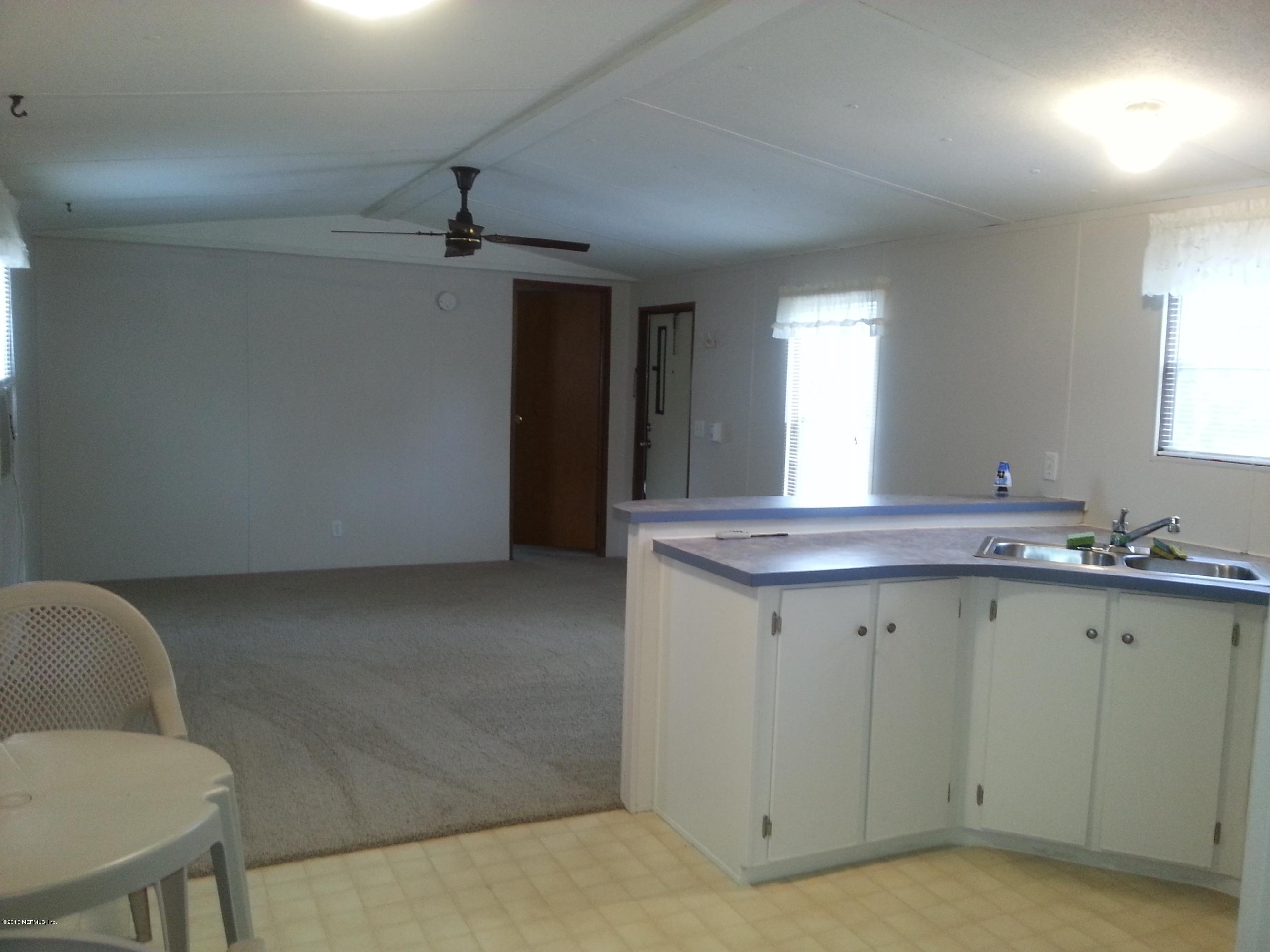 225 Deer Run Road Satsuma, FL 32189 - Photo 5 of 9 Living room