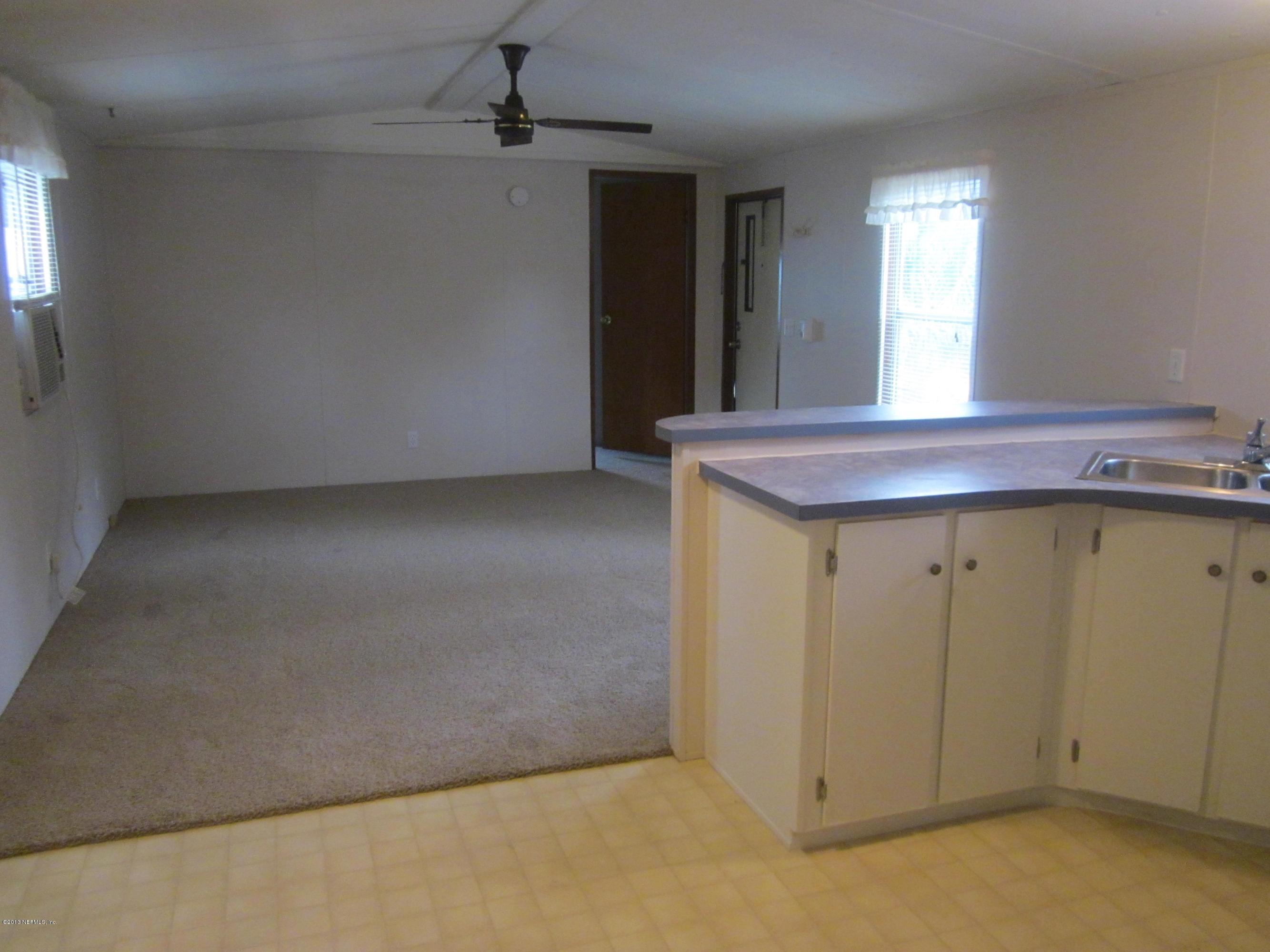 225 Deer Run Road Satsuma, FL 32189 - Photo 6 of 9 Living room