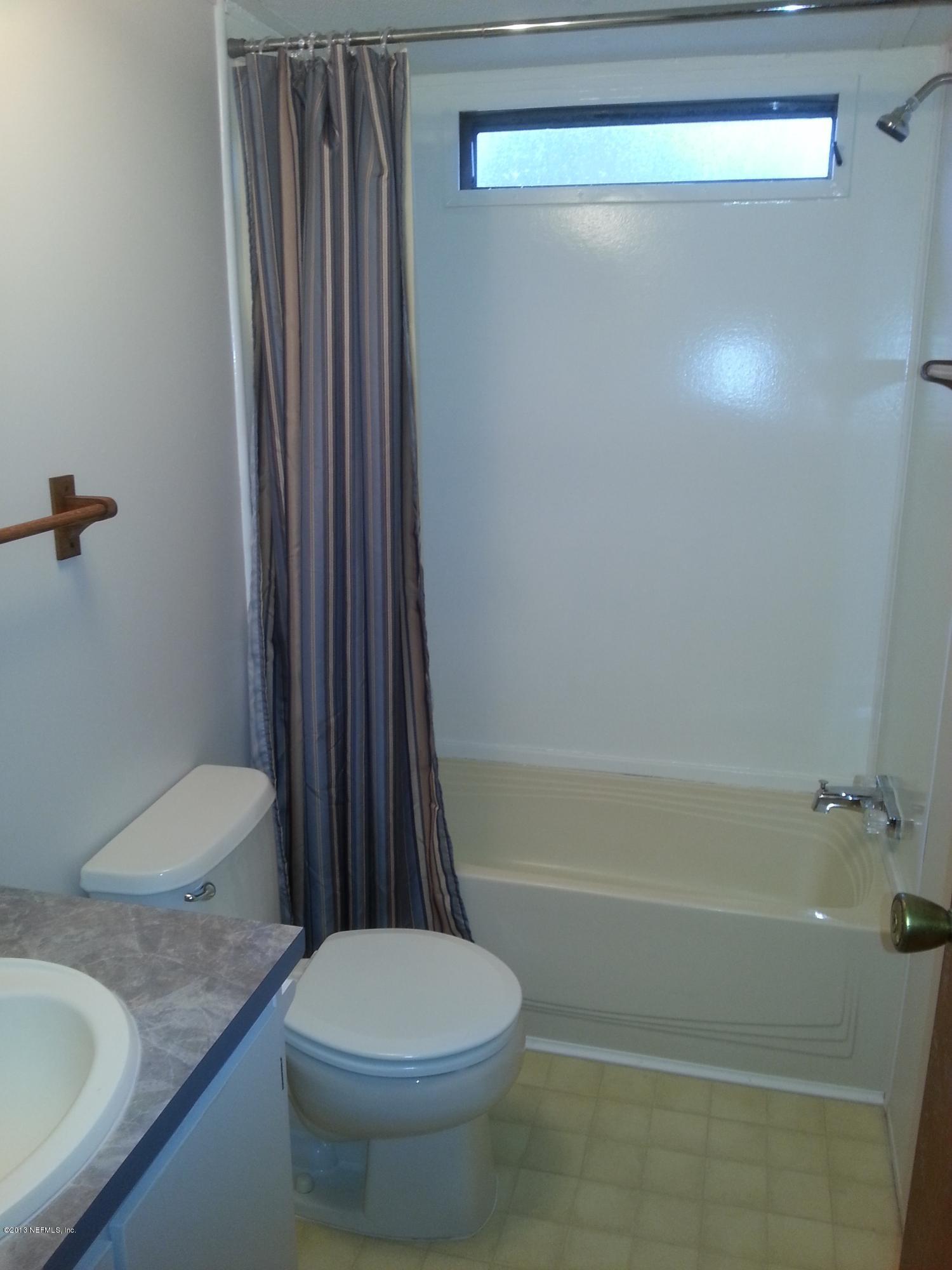 225 Deer Run Road Satsuma, FL 32189 - Photo 8 of 9 Bathroom