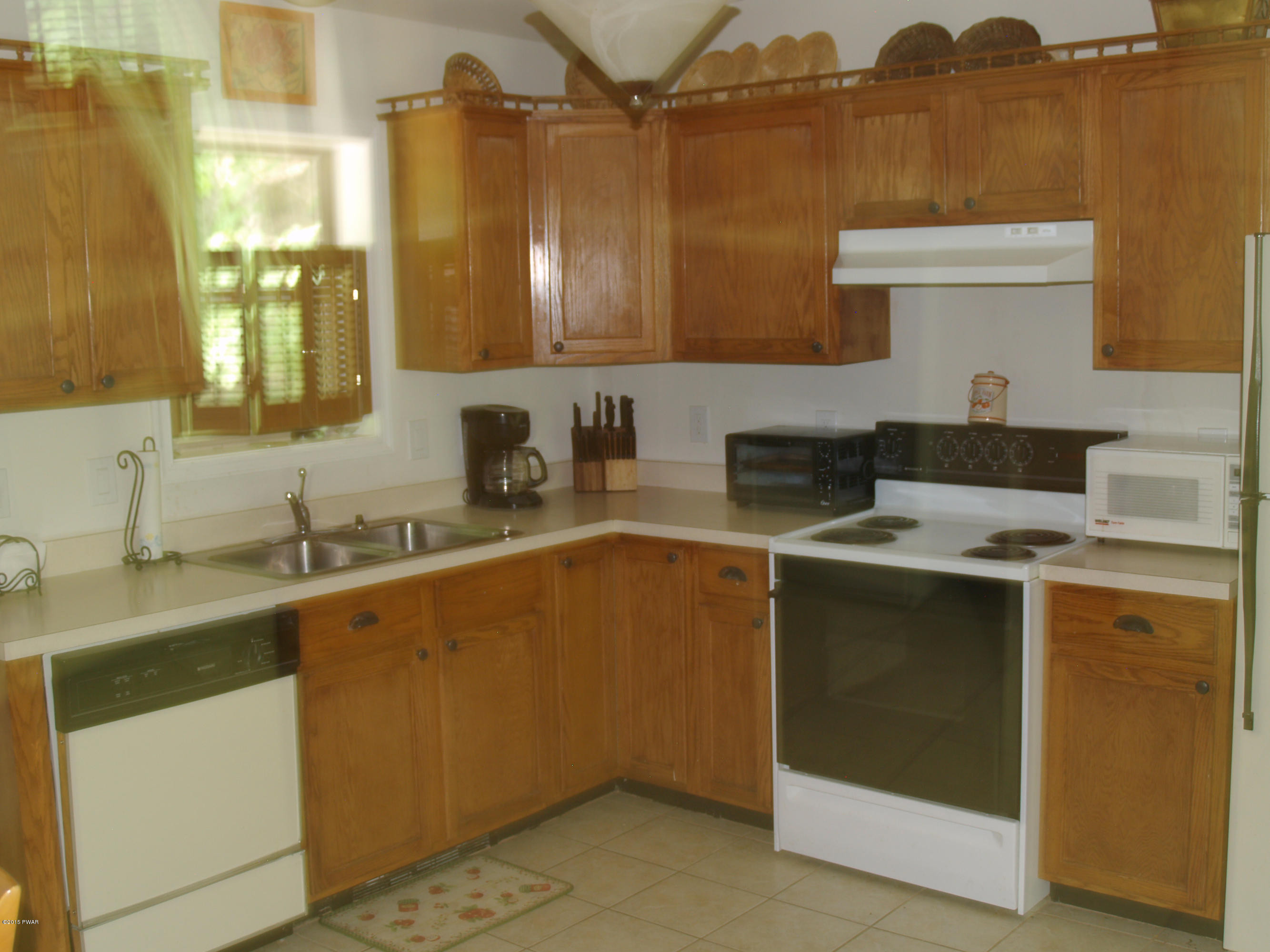 1523 Ridgeview Drive Lake Ariel, PA 18436 - Photo 2 of 25