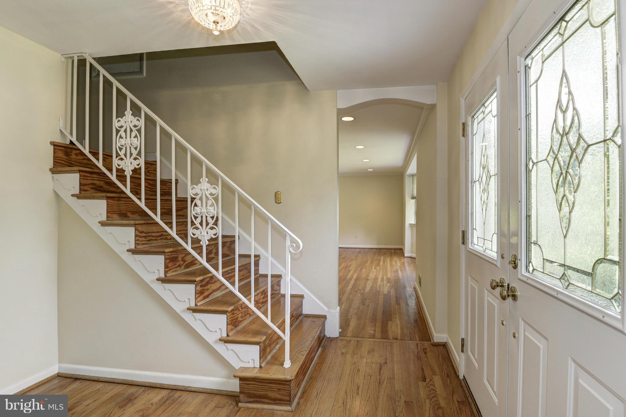 7716 Groton Road Bethesda, MD 20817 - Photo 2 of 30 Interior (General)