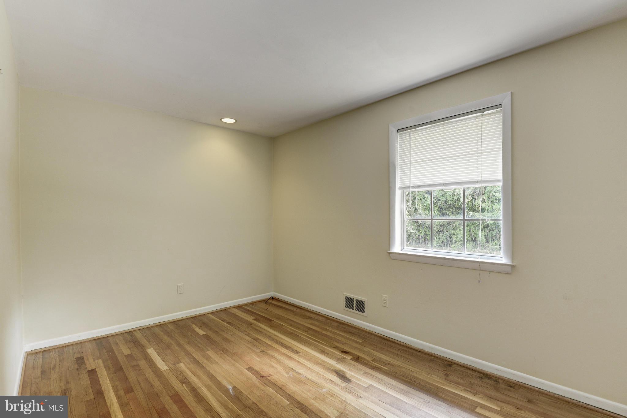 7716 Groton Road Bethesda, MD 20817 - Photo 17 of 30 Bedroom