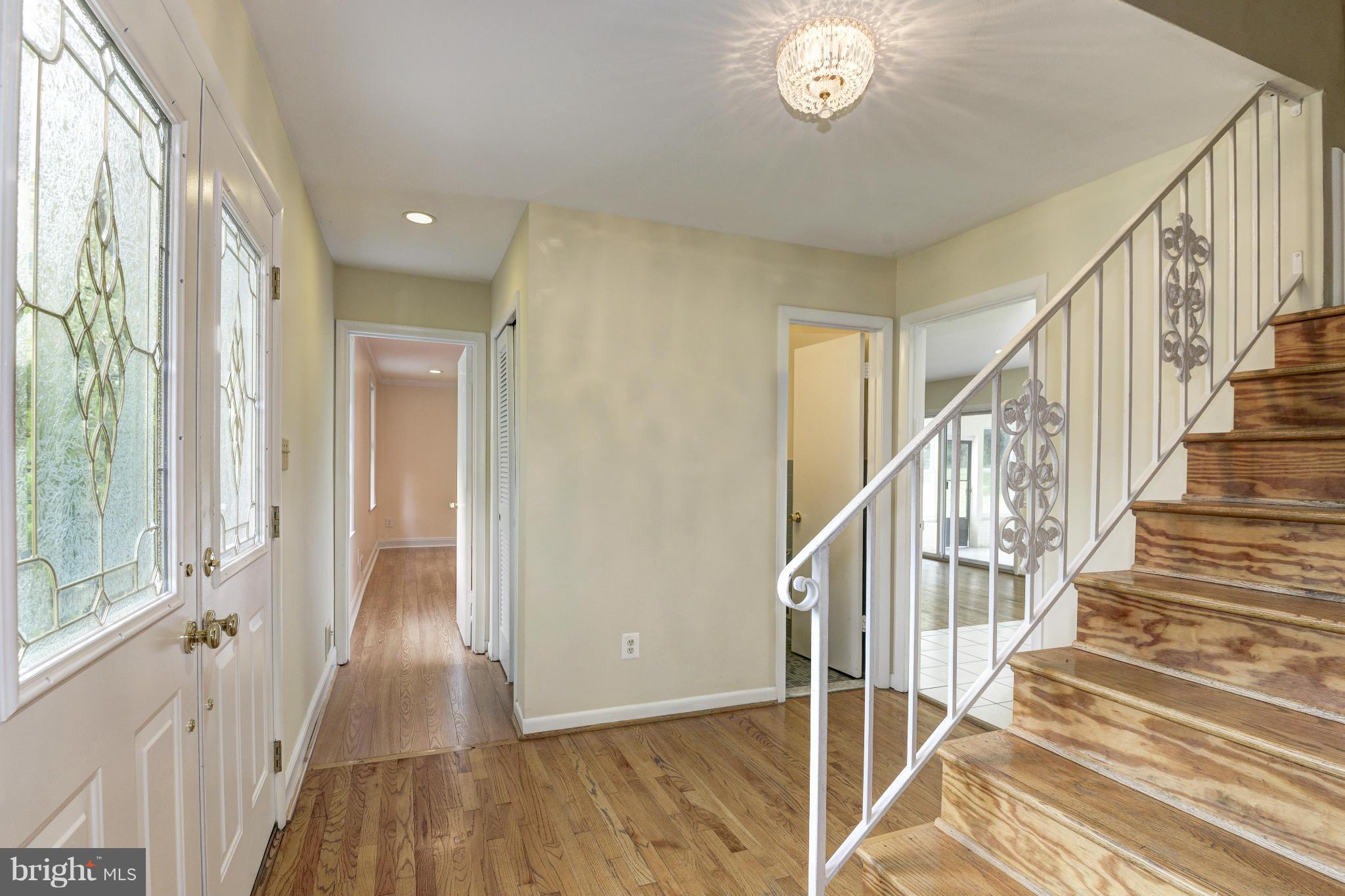 7716 Groton Road Bethesda, MD 20817 - Photo 3 of 30 Interior (General)