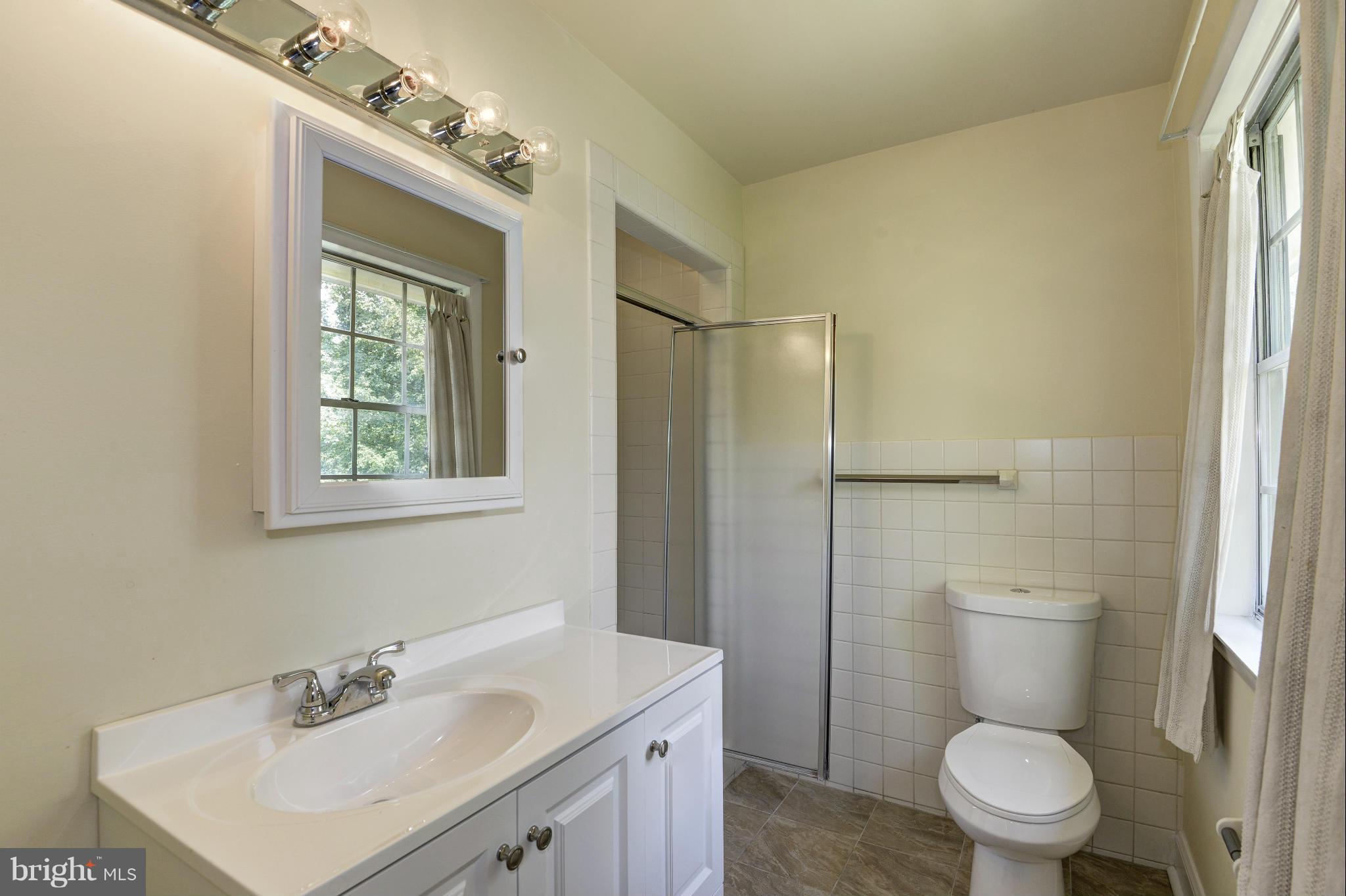 7716 Groton Road Bethesda, MD 20817 - Photo 21 of 30 Bath (Master)