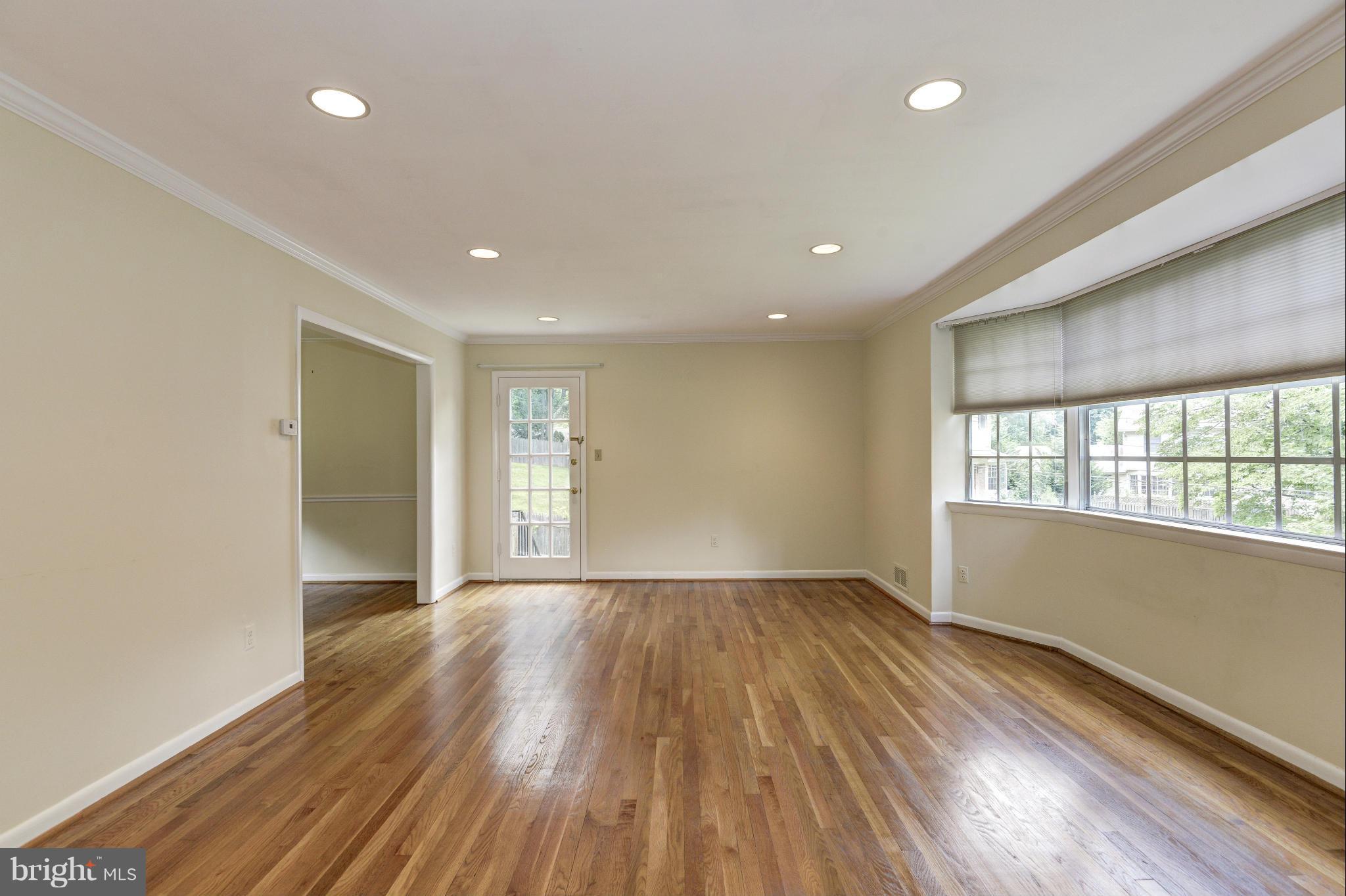 7716 Groton Road Bethesda, MD 20817 - Photo 6 of 30 LIVING ROOM