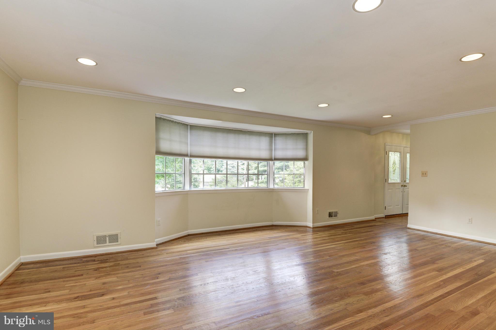 7716 Groton Road Bethesda, MD 20817 - Photo 7 of 30 LIVING ROOM