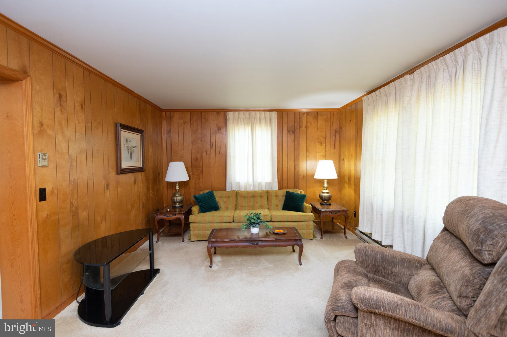 713 Hills Point Road Cambridge, MD 21613 - Photo 2 of 23 living room