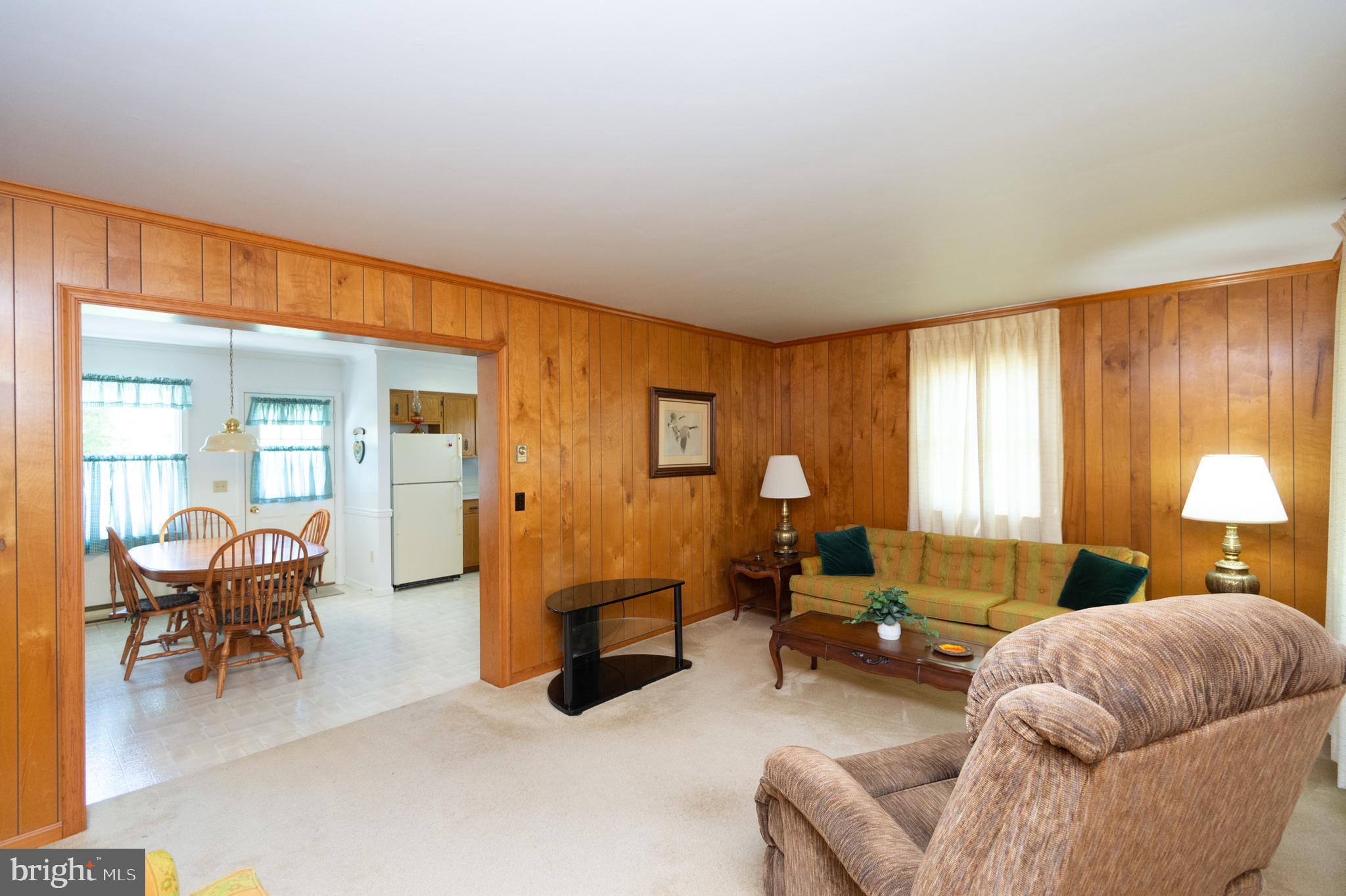 713 Hills Point Road Cambridge, MD 21613 - Photo 4 of 23 living room