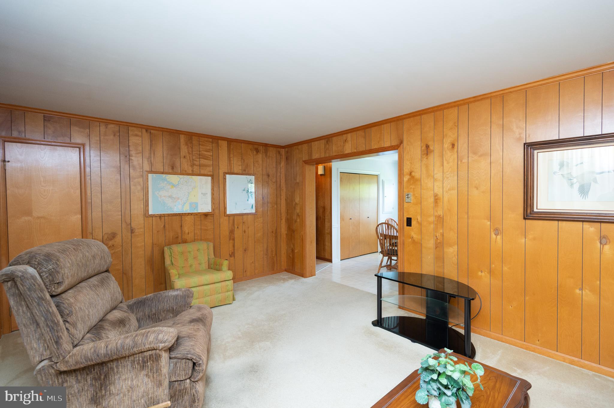 713 Hills Point Road Cambridge, MD 21613 - Photo 5 of 23 living room