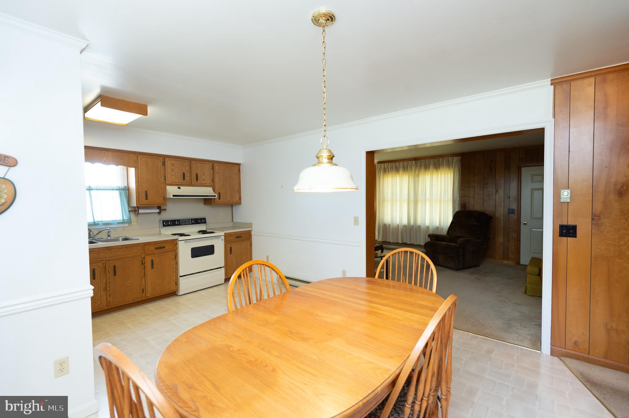 713 Hills Point Road Cambridge, MD 21613 - Photo 9 of 23 kitchen/dining area