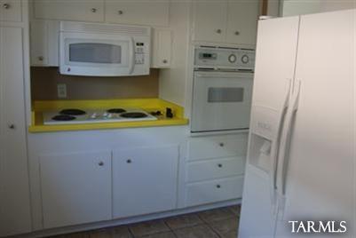 521 North Country Club Road, Unit B6 Tucson, AZ 85716 - Photo 6 of 23