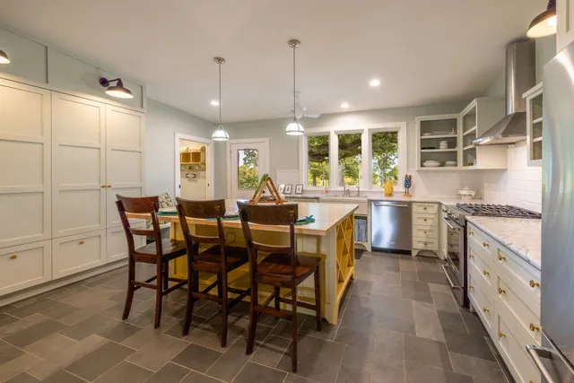 $2,295,000 | 3100 Trails End Lane, Brenham, TX 77833