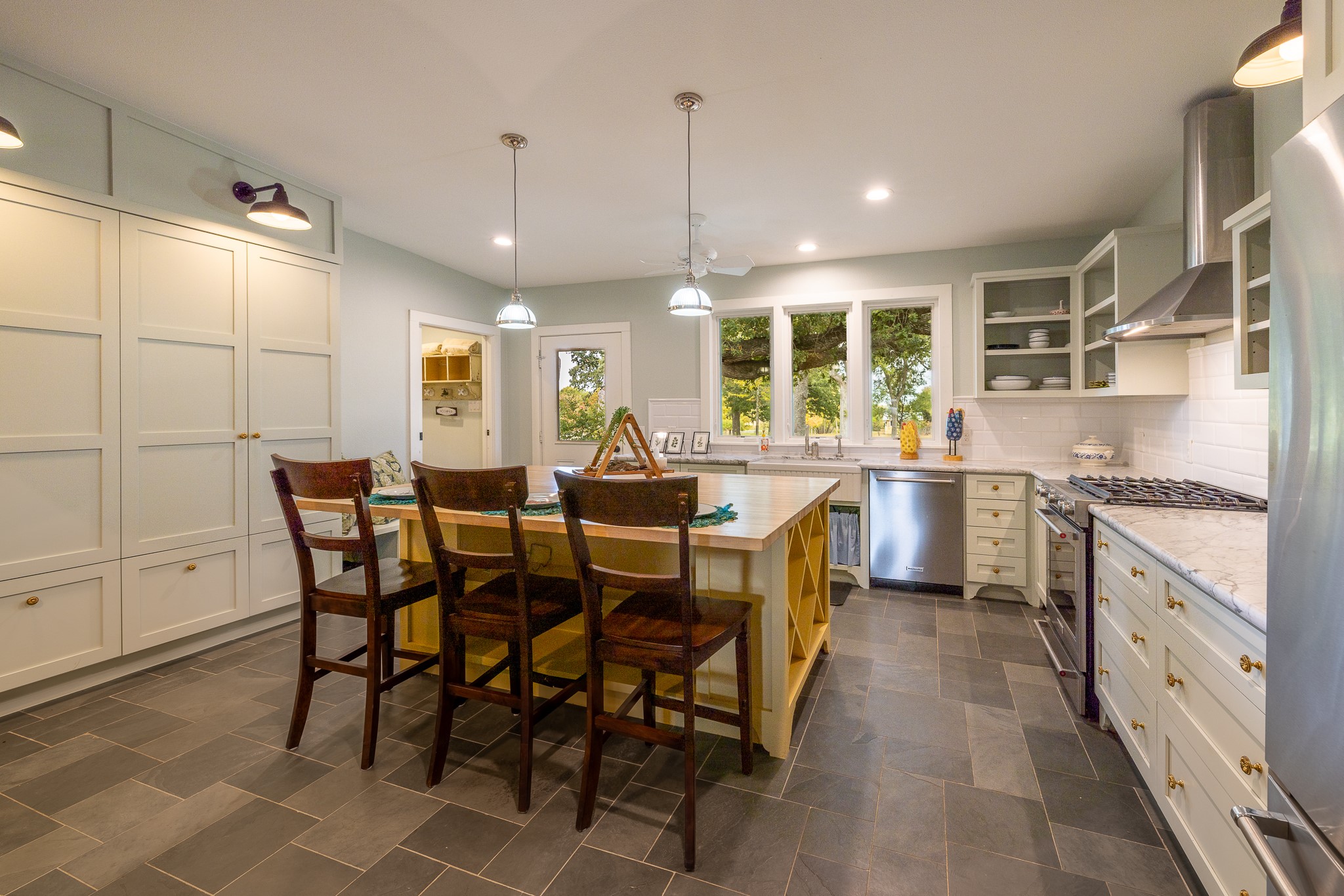 3100 Trails End Lane Brenham, TX 77833 - Photo 17 of 50 a large kitchen with a table and chairs