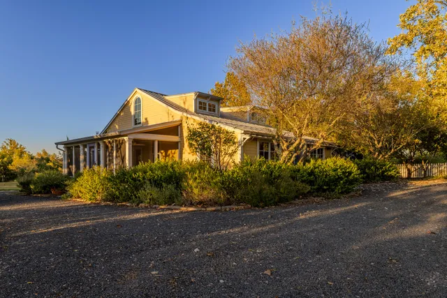 $2,295,000 | 3100 Trails End Lane, Brenham, TX 77833