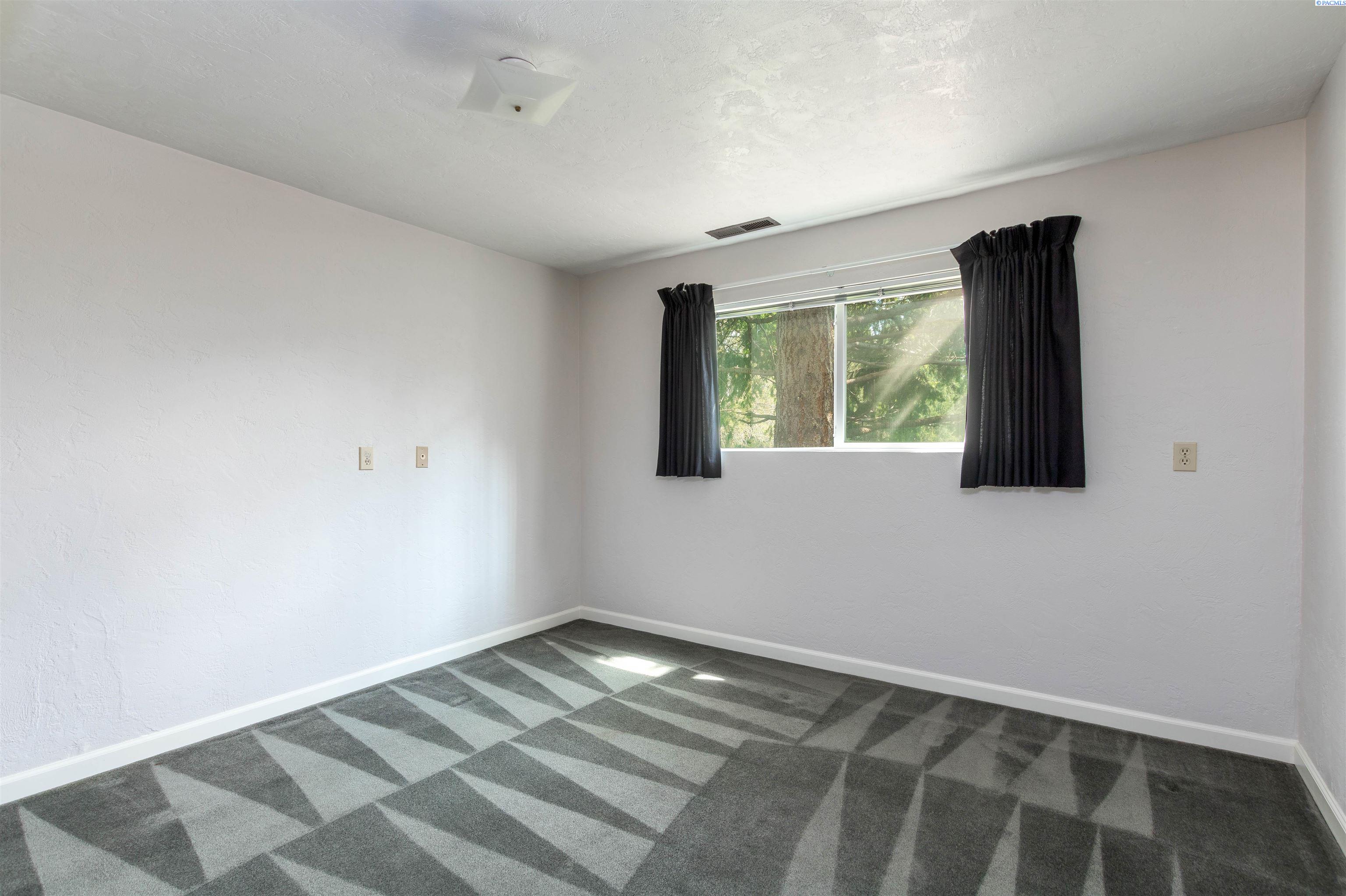 9012 West Franklin Road Pasco, WA 99301 - Photo 27 of 39 Gallery Image 27
