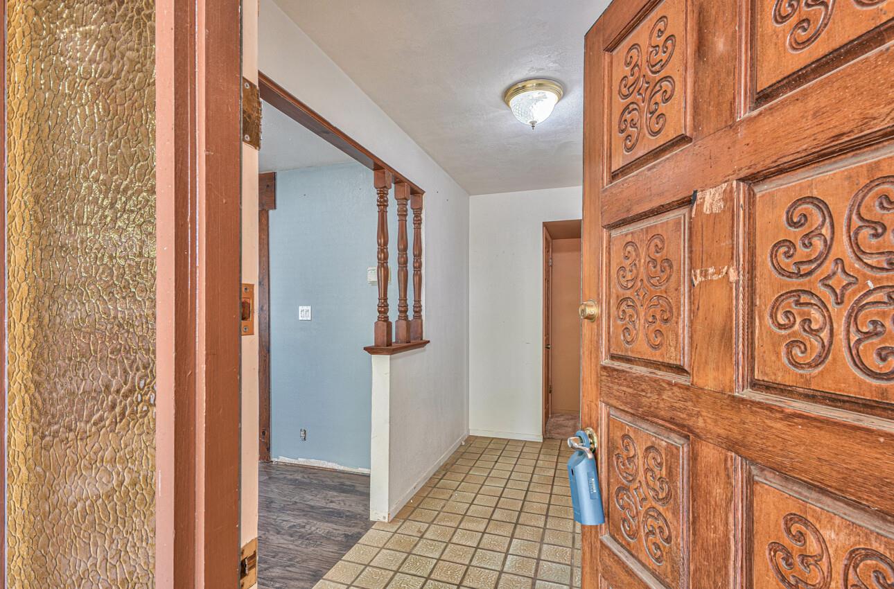 19682 Rogge Road Salinas, CA 93906 - Photo 3 of 22