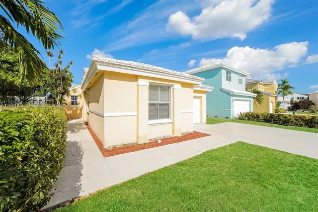 $2,720 | 6429 French Angel Terrace, Margate, FL 33063