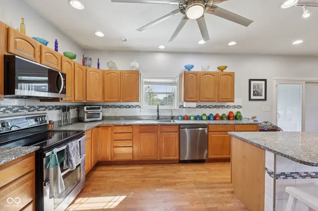 $604,900 | 1363 North Winchester Drive, Greenfield, IN 46140