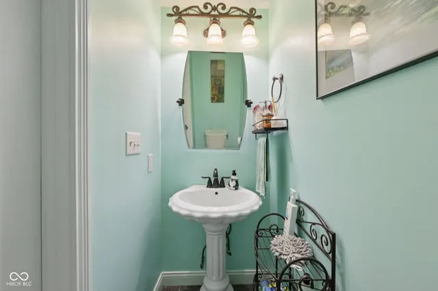 $604,900 | 1363 North Winchester Drive, Greenfield, IN 46140