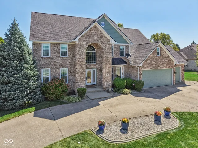 $604,900 | 1363 North Winchester Drive, Greenfield, IN 46140