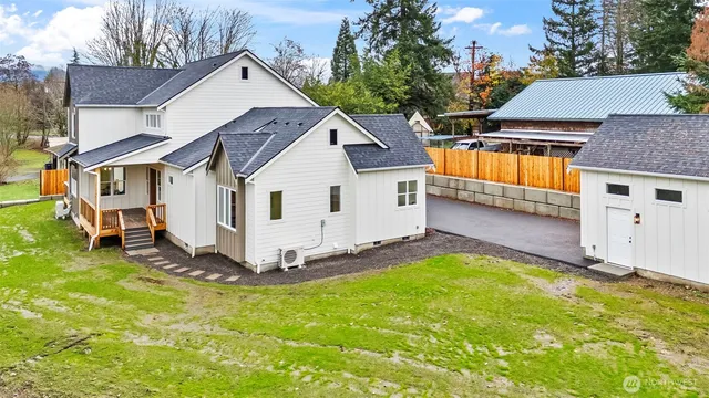 $975,000 | 2811 McHugh Avenue, Enumclaw, WA 98022