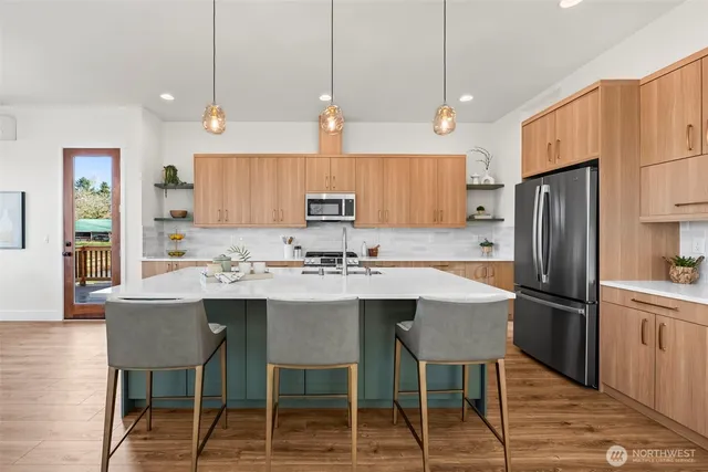 $975,000 | 2811 McHugh Avenue, Enumclaw, WA 98022