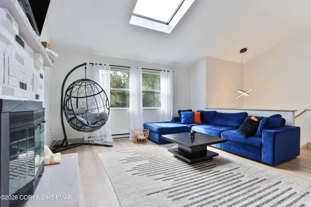 $425,000 | 271 North Shore Drive, Albrightsville, PA 18210