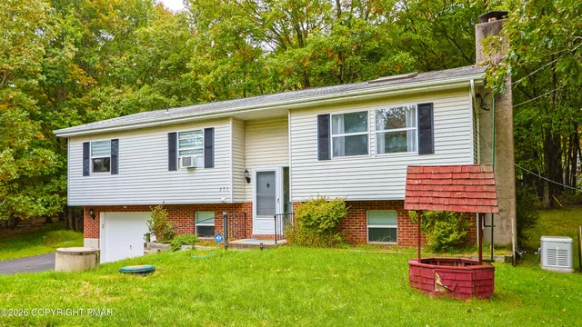 $425,000 | 271 North Shore Drive, Albrightsville, PA 18210