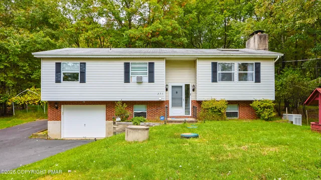 $425,000 | 271 North Shore Drive, Albrightsville, PA 18210