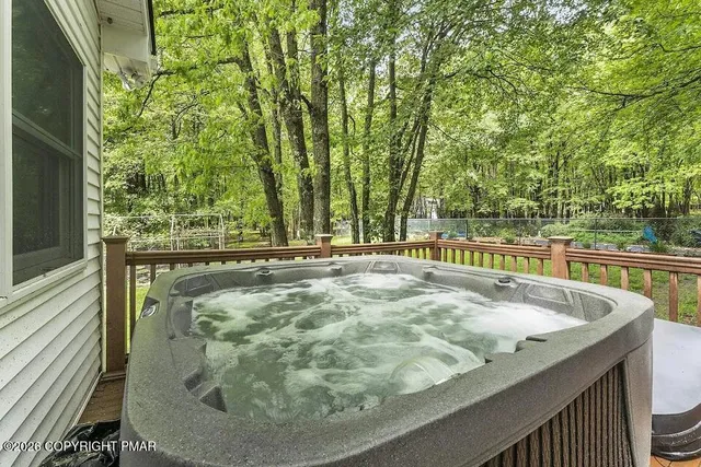 $425,000 | 271 North Shore Drive, Albrightsville, PA 18210